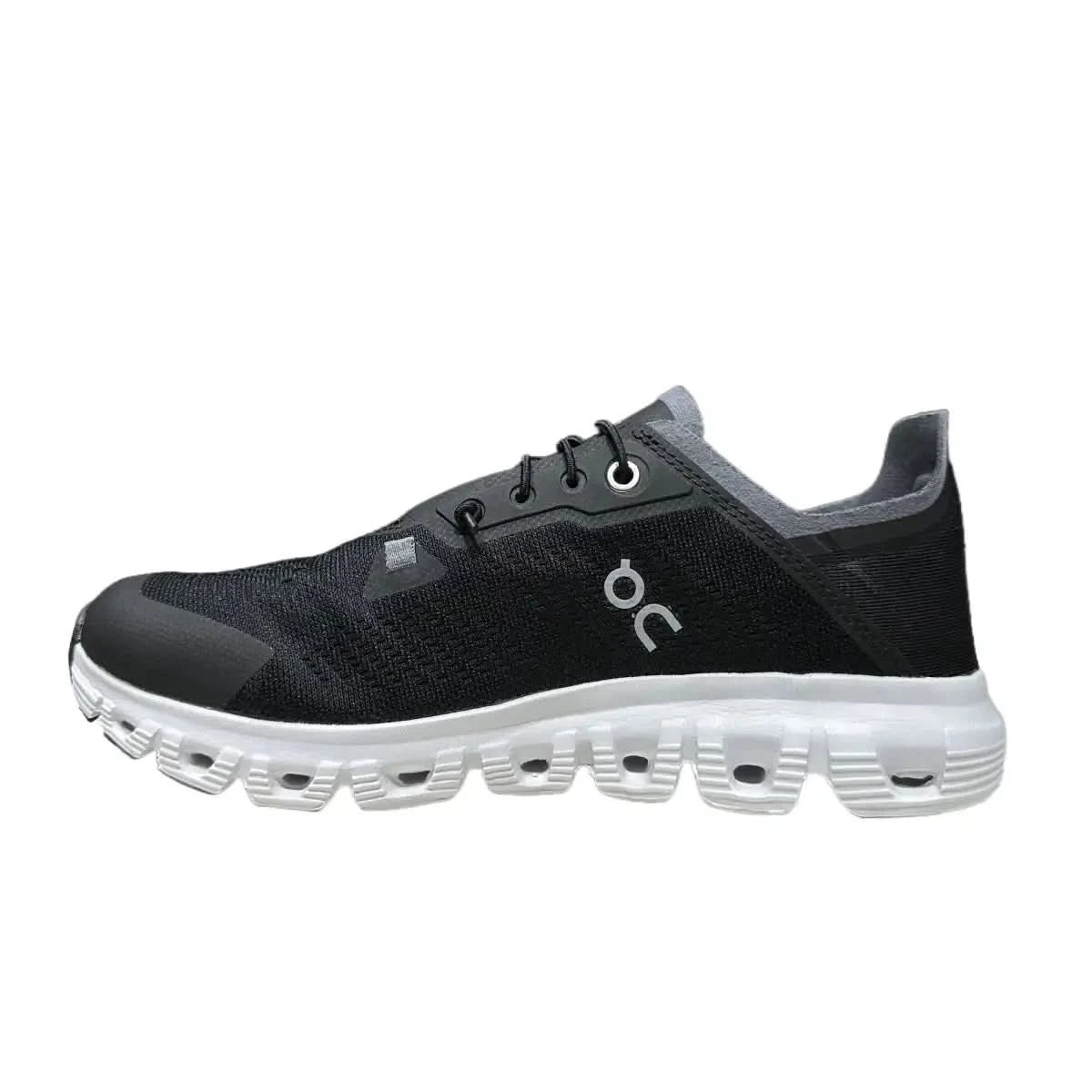 En Cloudrunner 2 para mujer en blanco y negro