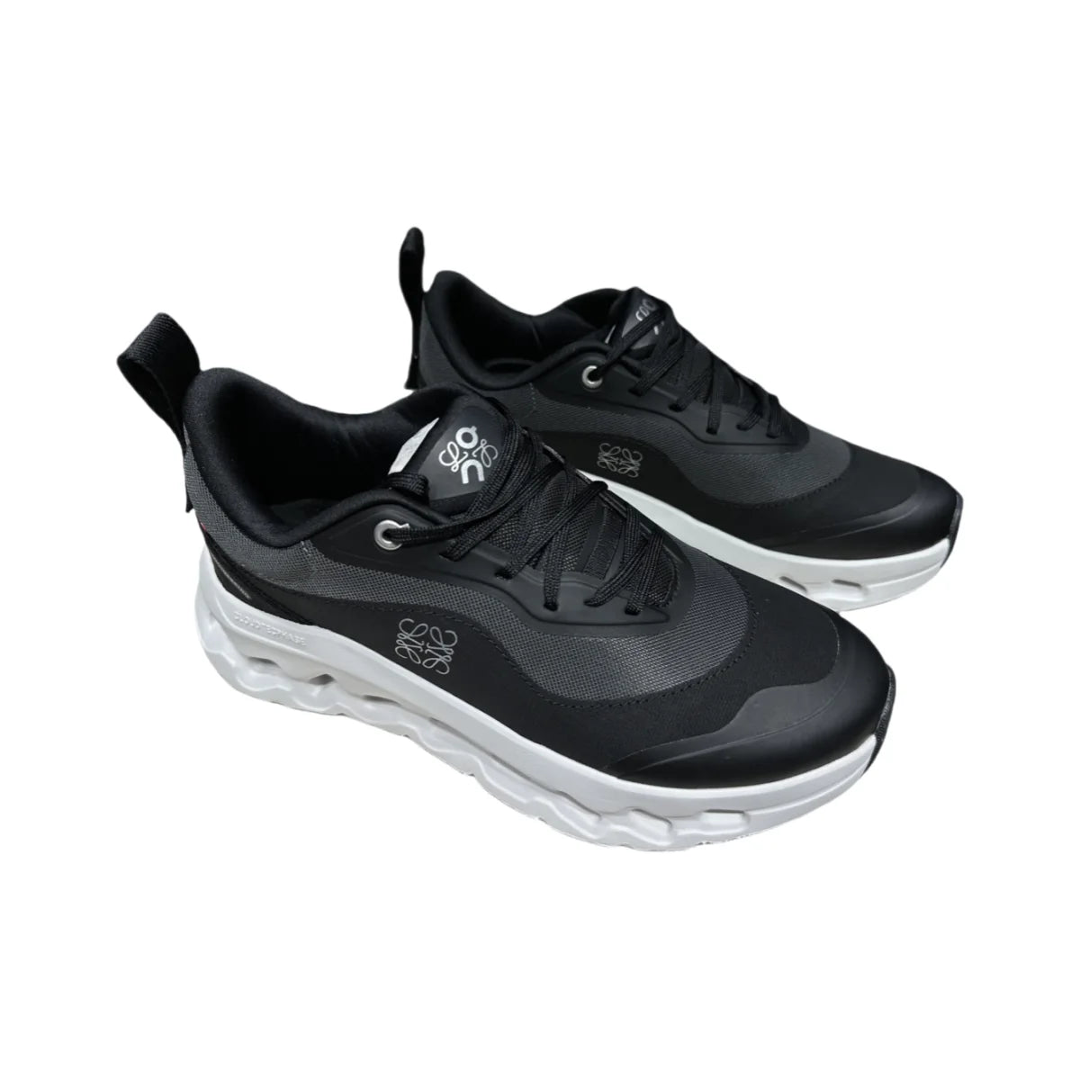 En Cloudtilt LOEWE 2 Mujer Negro/Blanco