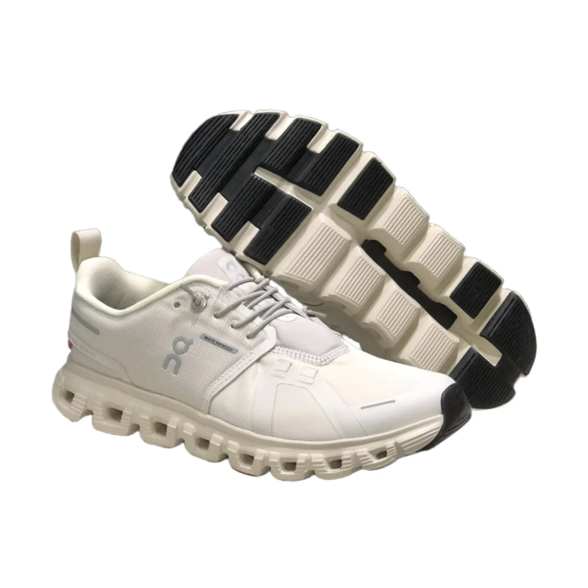En Cloudrunner 2 para mujer en blanco y negro