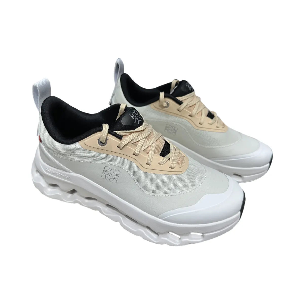 En Cloudtilt LOEWE 2 para mujer color tostado/blanco