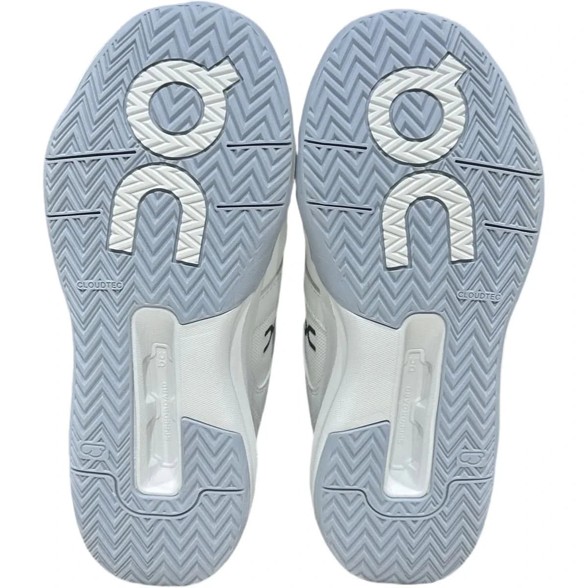 On The Roger Clubhouse Pro Women's White/Gray - Onsrunners