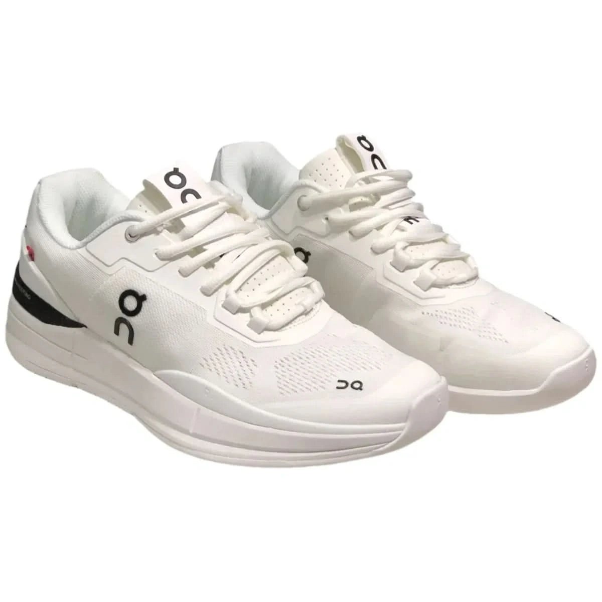 On The Roger Pro Women's White/Black - Onsrunners