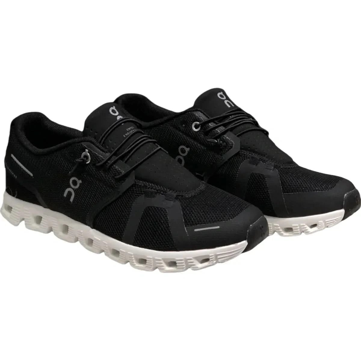 On Cloud 5 Women's Black and white - Onsrunners