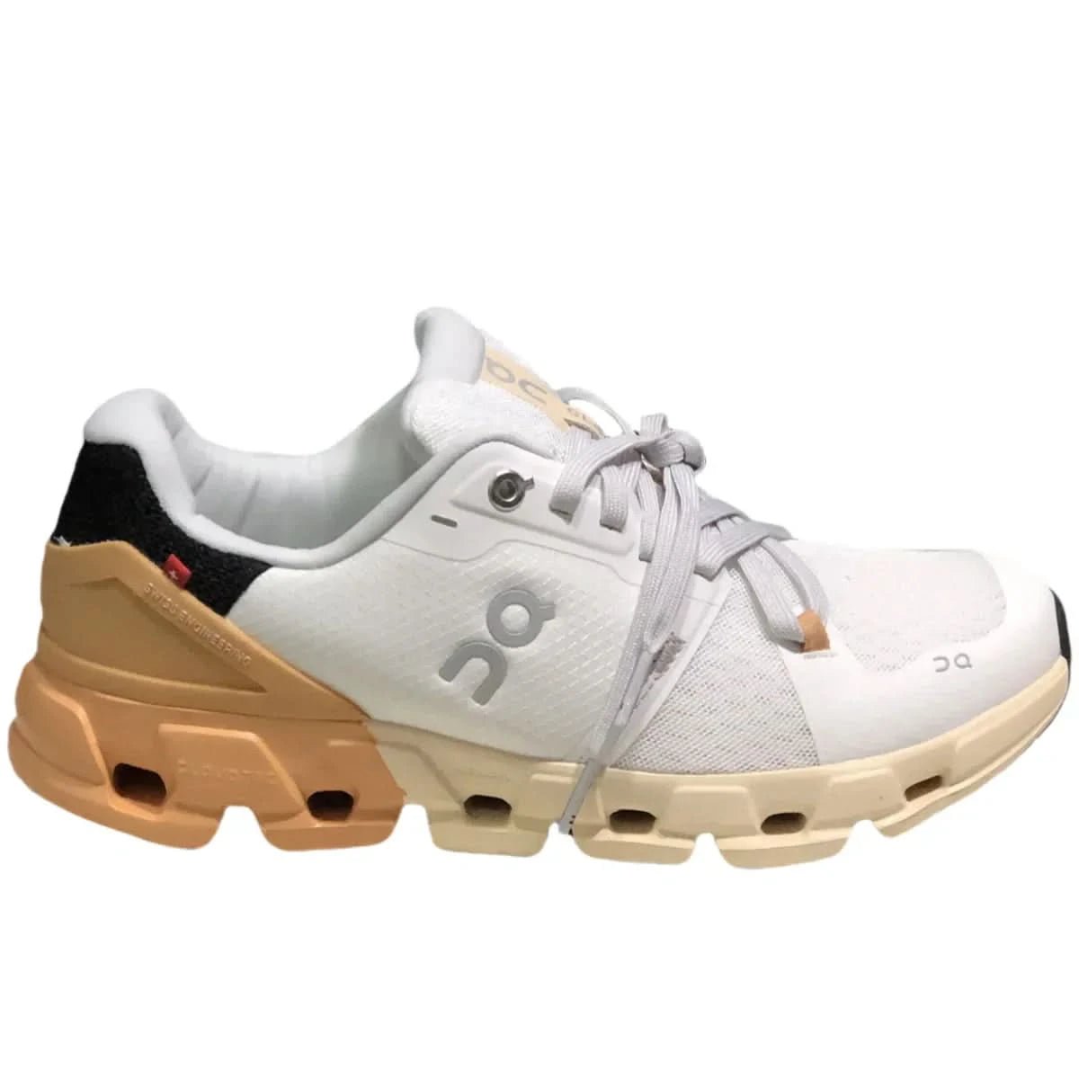 On Cloudflyer 4 Women's White/Copper - Onsrunners