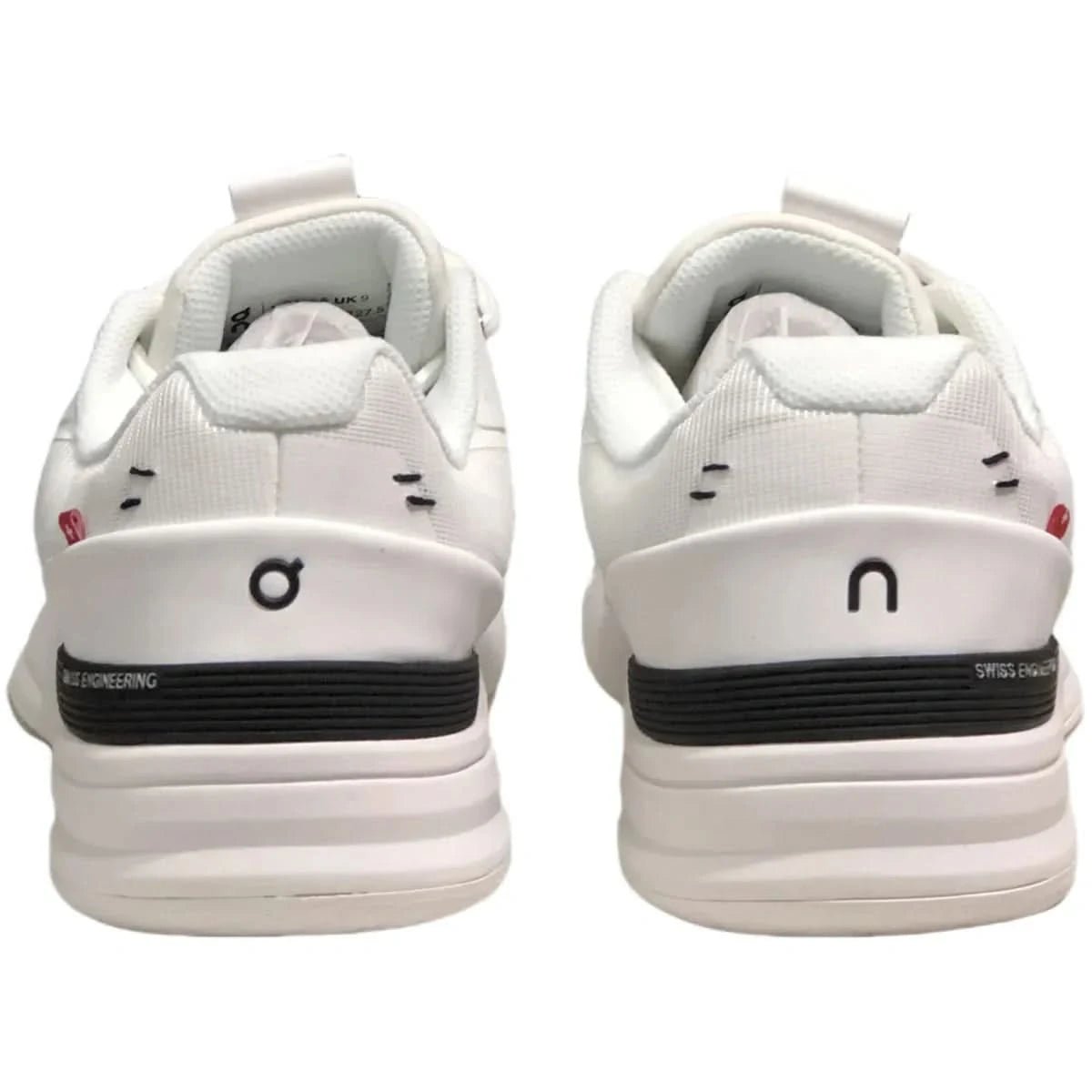 On The Roger Pro Women's White/Black - Onsrunners